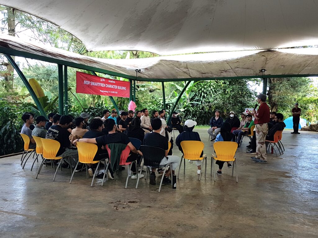 eagle hill camp mega mendung puncak