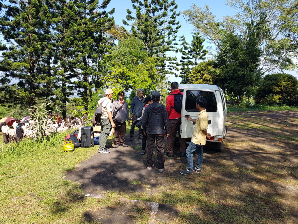 eagle hill camp puncak